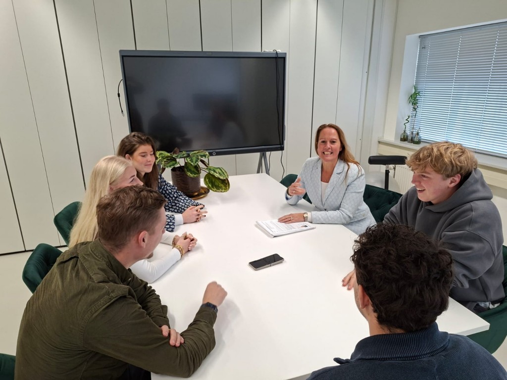 whatsapp-image-2025-11-12-at-12.00.25-1-